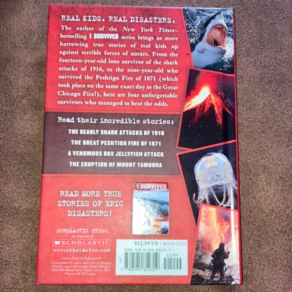 Scholastic I Survived Nature Attacks!‎ Book - Red and Blue